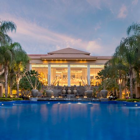 Dusit Thani Lakeview Cairo Exterior photo The Westin Nanjing