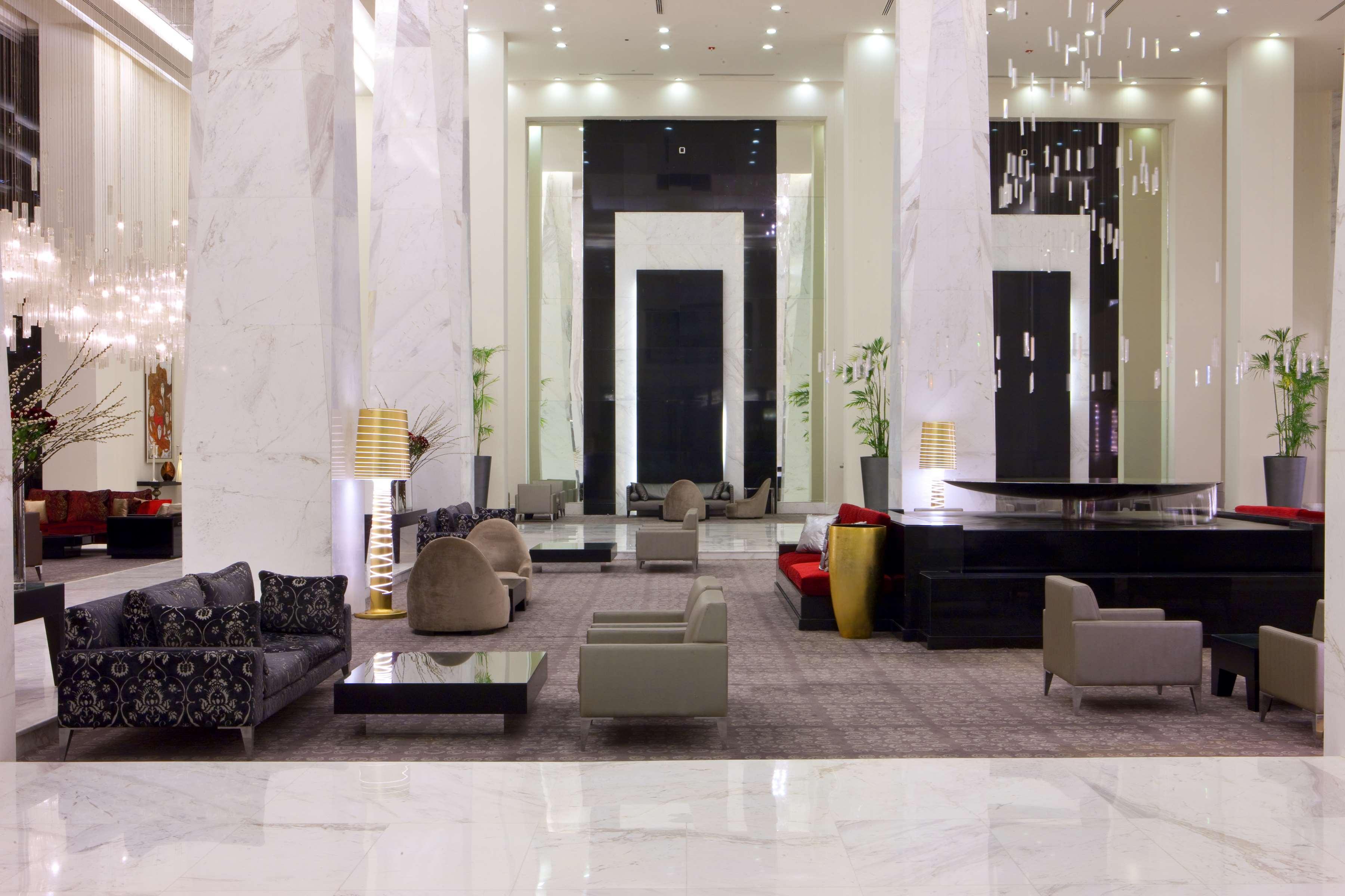 Dusit Thani Lakeview Cairo Exterior photo Lobby